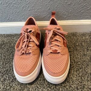 Women's Nike  Sneakers